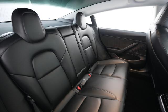 2019 Tesla Model 3 — photo 4 of 29