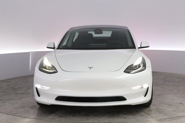 2022 Tesla Model 3 — photo 9 of 22