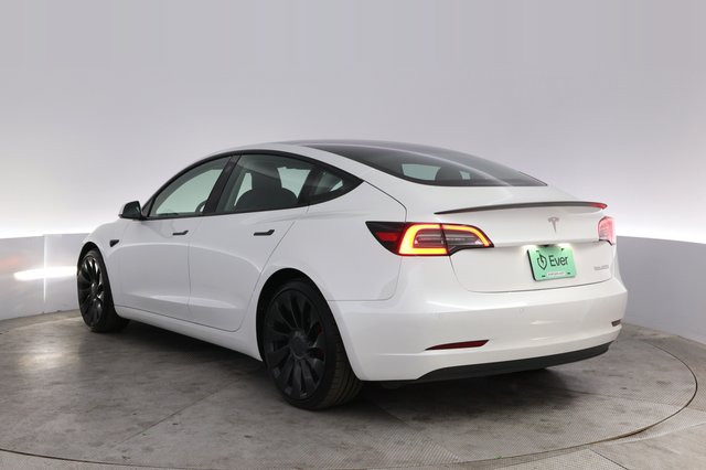 2022 Tesla Model 3 — photo 13 of 22