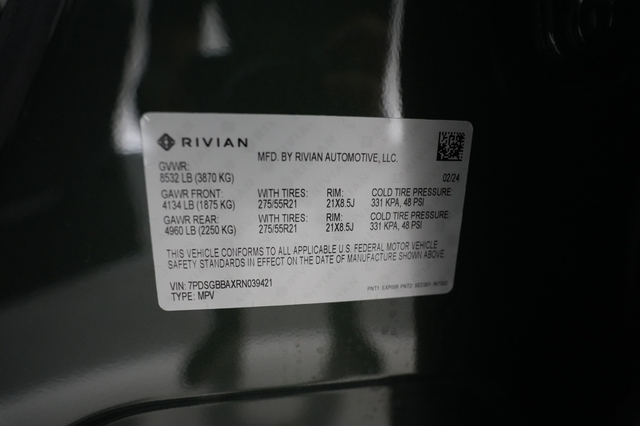 2024 Rivian R1S