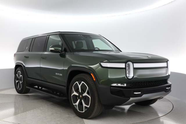 2024 Rivian R1S