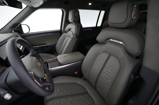 2024 Rivian R1S — photo 3 of 19