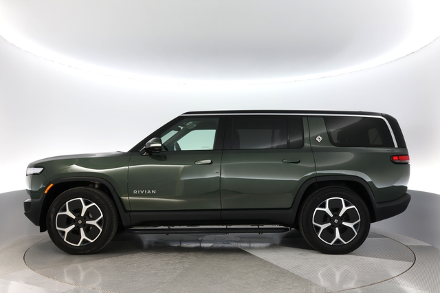 2024 Rivian R1S