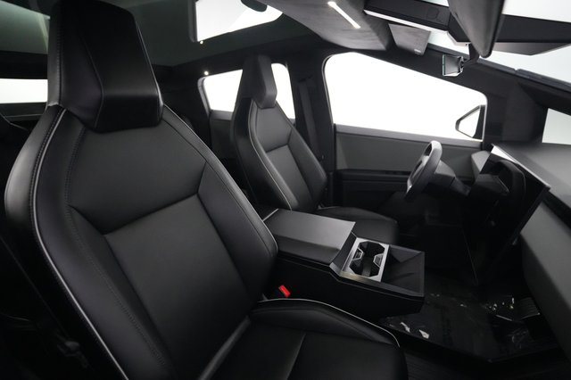 2025 Tesla Cybertruck — photo 12 of 20