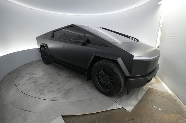 2025 Tesla Cybertruck
