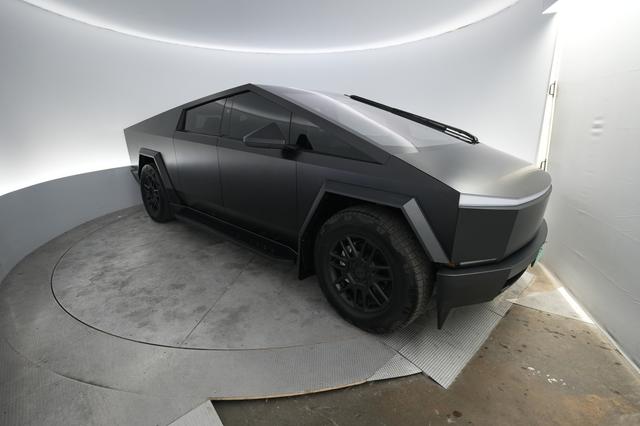 2025 Tesla Cybertruck — VIN 7G2CEHED2SA064404