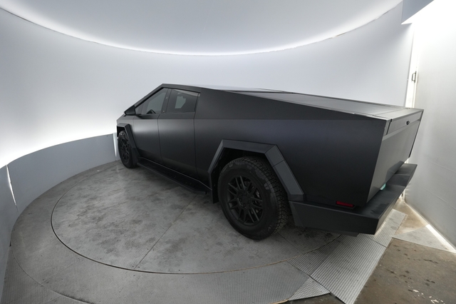 2025 Tesla Cybertruck