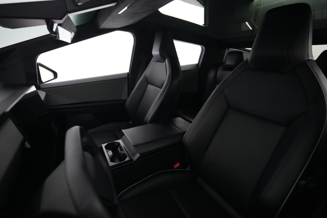 2025 Tesla Cybertruck