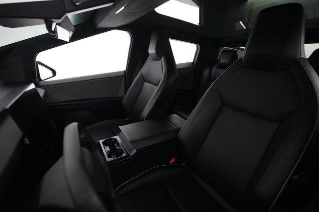 2025 Tesla Cybertruck — photo 3 of 20