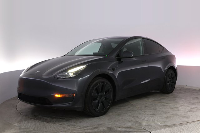 2024 Tesla Model Y — VIN 7SAYGDED0RF164013