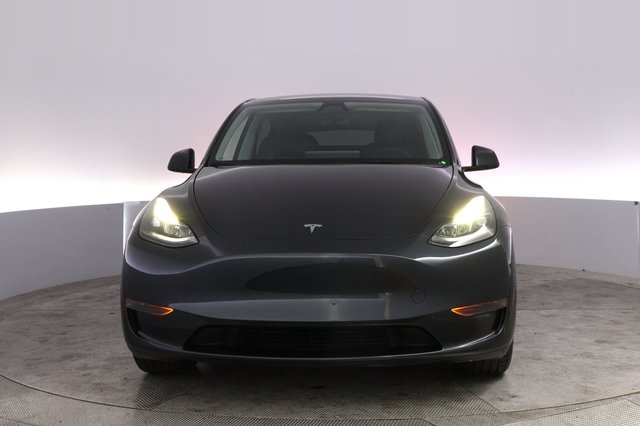 2024 Tesla Model Y — photo 9 of 24