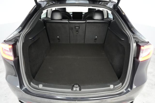 2024 Tesla Model Y — photo 6 of 24