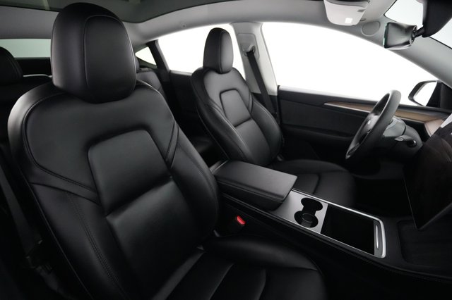 2024 Tesla Model Y — photo 18 of 24