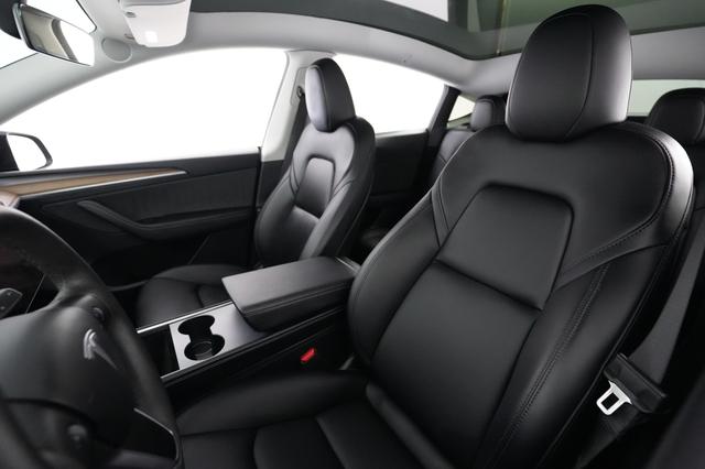 2024 Tesla Model Y — photo 3 of 24