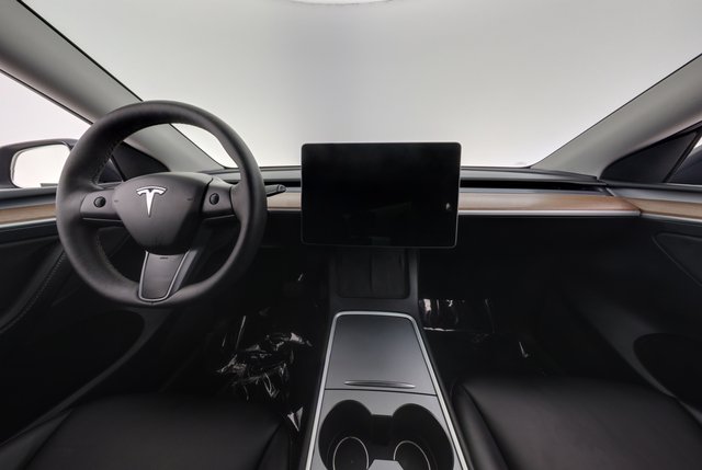 2024 Tesla Model Y — photo 21 of 24