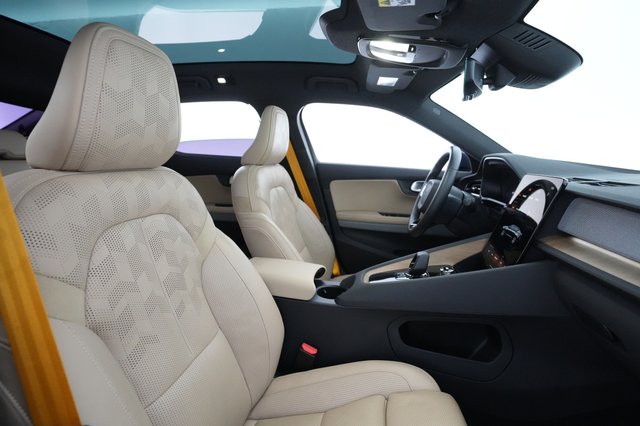 2022 Polestar 2 — photo 16 of 20