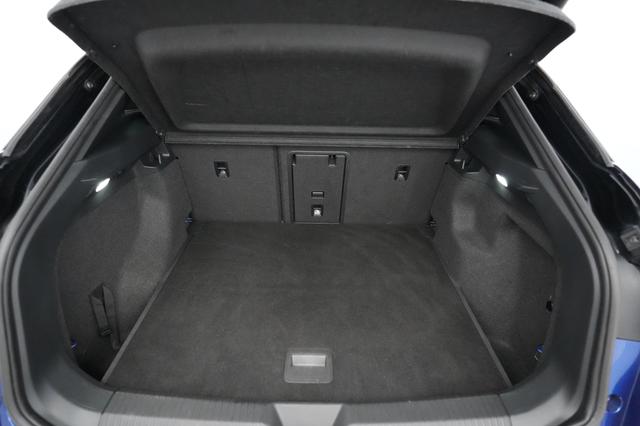 2021 Volkswagen ID.4 — photo 6 of 21