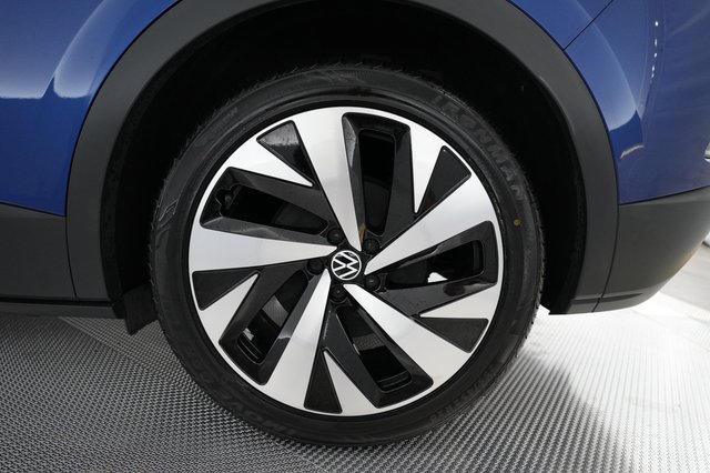 2021 Volkswagen ID.4 — photo 7 of 21