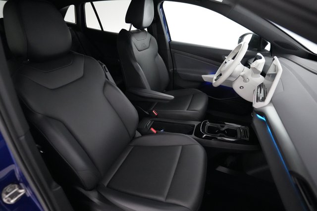 2021 Volkswagen ID.4 — photo 16 of 21