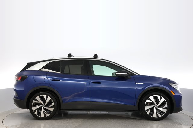 2021 Volkswagen ID.4 — photo 10 of 21