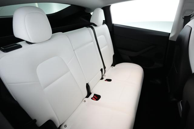 2023 Tesla Model Y — photo 4 of 25