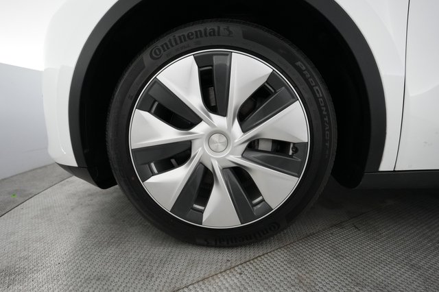 2023 Tesla Model Y — photo 15 of 25