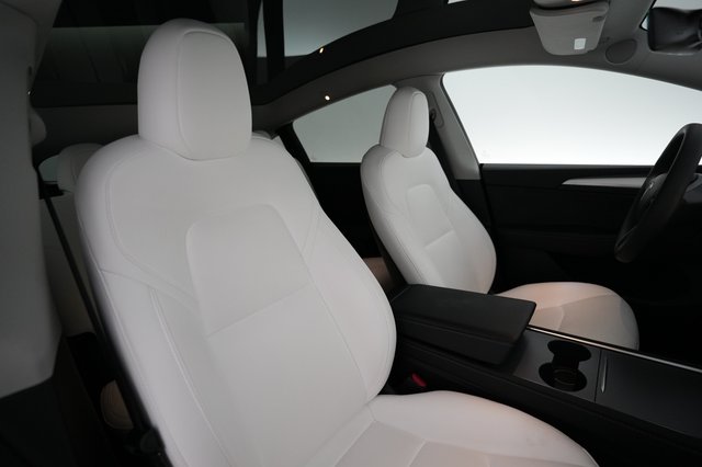 2023 Tesla Model Y — photo 16 of 21
