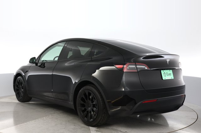2023 Tesla Model Y — photo 11 of 21