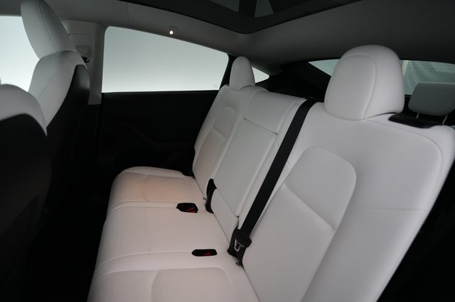 2023 Tesla Model Y — photo 17 of 21