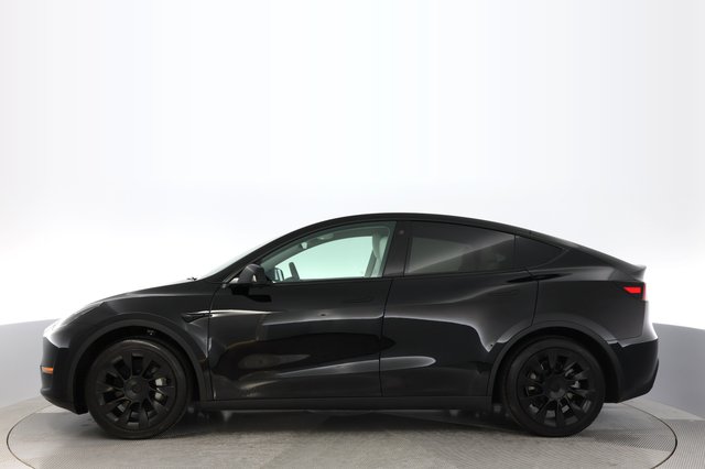2023 Tesla Model Y — photo 12 of 21