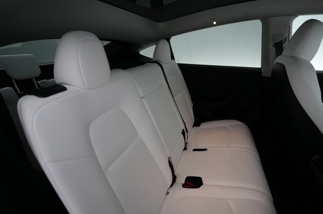 2023 Tesla Model Y — photo 4 of 21
