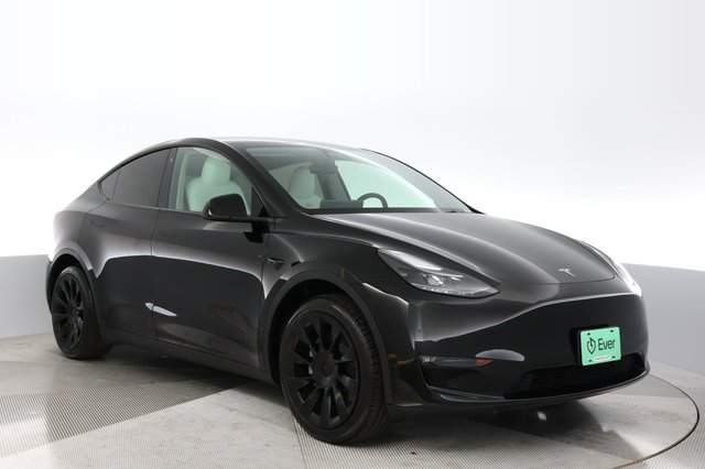 2023 Tesla Model Y — photo 9 of 21