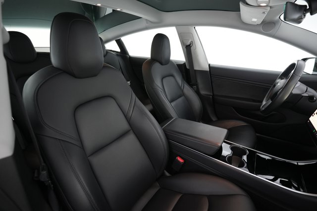 2019 Tesla Model 3 — photo 18 of 24