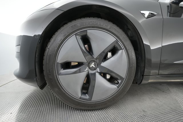 2019 Tesla Model 3 — photo 16 of 24