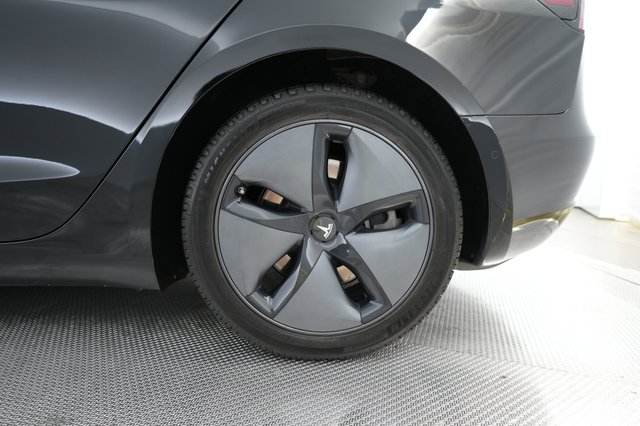 2019 Tesla Model 3 — photo 17 of 24