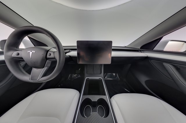 2023 Tesla Model Y — photo 21 of 24