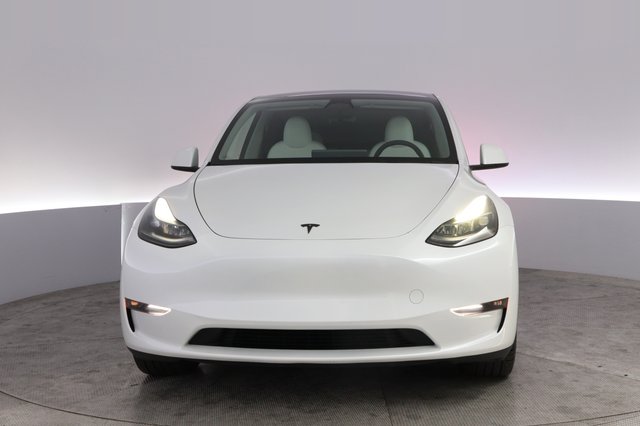 2023 Tesla Model Y — photo 9 of 24