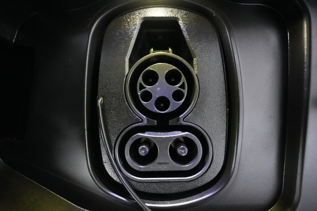 2024 Chevrolet Equinox EV — photo 8 of 23