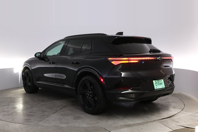2024 Chevrolet Equinox EV — photo 13 of 23