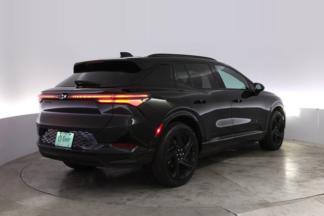 2024 Chevrolet Equinox EV — photo 2 of 23