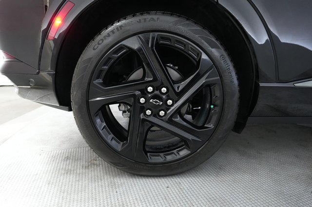 2024 Chevrolet Equinox EV — photo 17 of 23