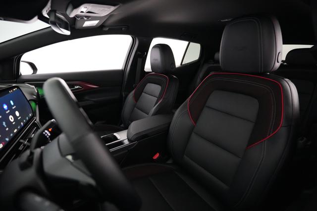 2024 Chevrolet Equinox EV — photo 3 of 23