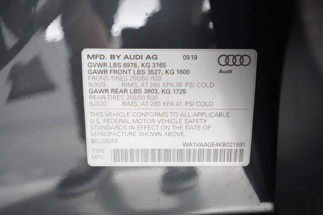 2019 Audi e-tron — photo 13 of 22