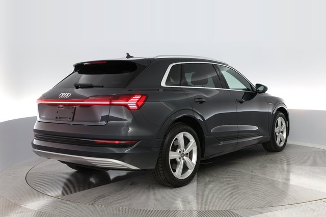 2019 Audi e-tron — photo 2 of 22