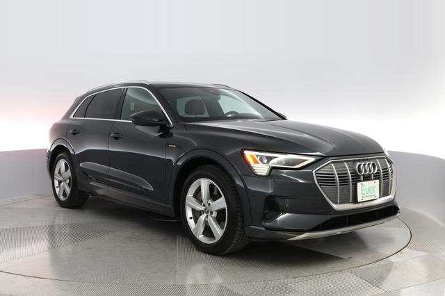 2019 Audi e-tron — photo 7 of 22