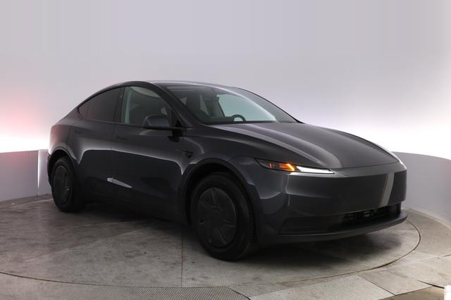 2026 Tesla Model Y — photo 10 of 22