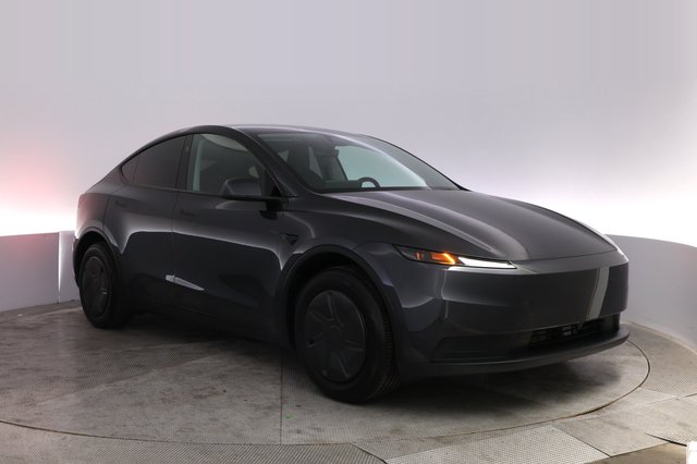2026 Tesla Model Y — photo 10 of 22