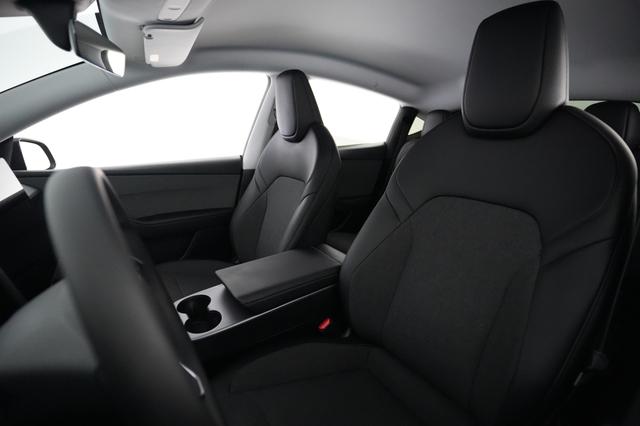 2026 Tesla Model Y — photo 3 of 22