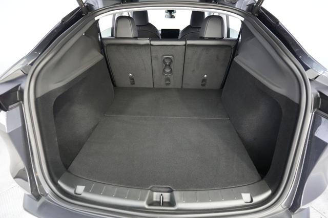 2026 Tesla Model Y — photo 6 of 22