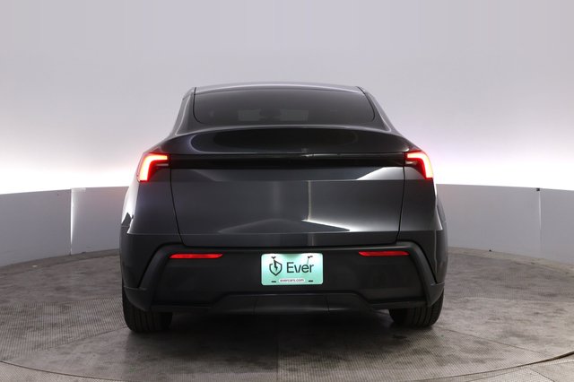 2026 Tesla Model Y — photo 12 of 22